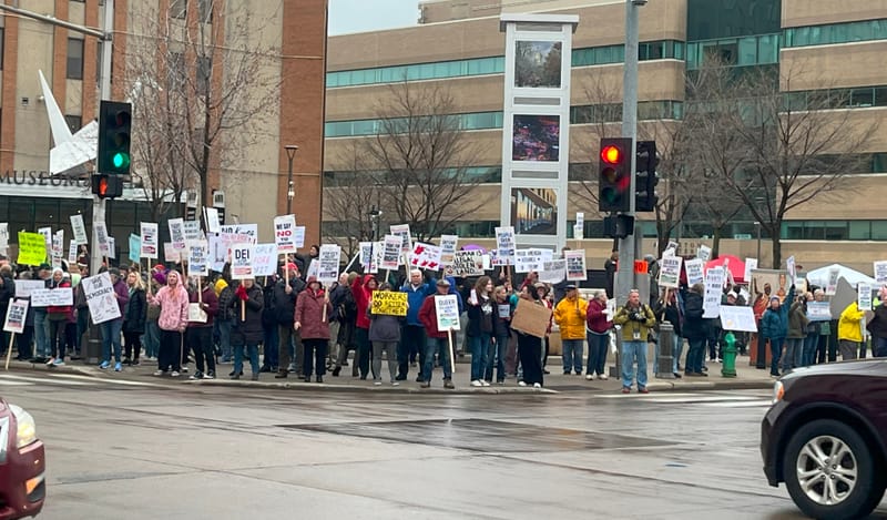Cold can't keep large Appleton crowd from rallying, marching post image